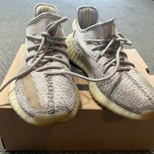 Yeezy Boost 350 V2